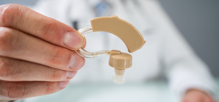 Choisir ses audioprothèses avec l’aide d’un professionnel à l’écoute de ses besoins. Différents paramètres doivent être pris en charge dans le choix de ses prothèses auditives. Où et comment trouver les prothèses auditives les mieux adaptées à ses besoins